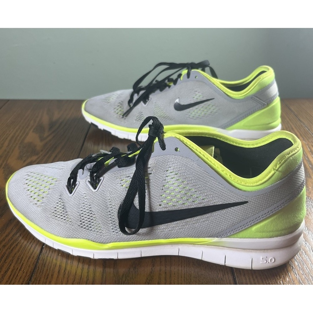 Women's Nike Free TR 5 Gray Volt Size 9 704674-005